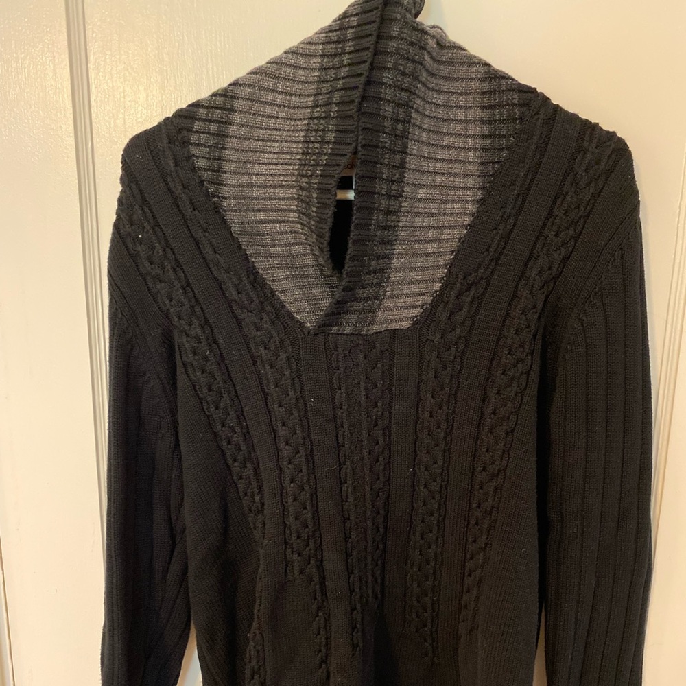 Men’s gently used Calvin Klein sweater!
